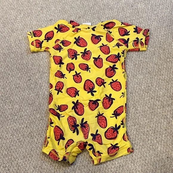 Hanna Andersson Rash Guard Style Zip Up Swimsuit Unisex Strawberries - Picture 4 of 5